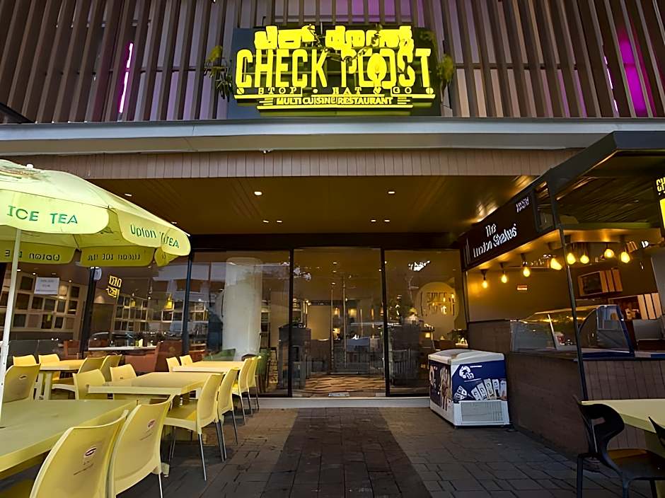 Fountain Tree by TGI