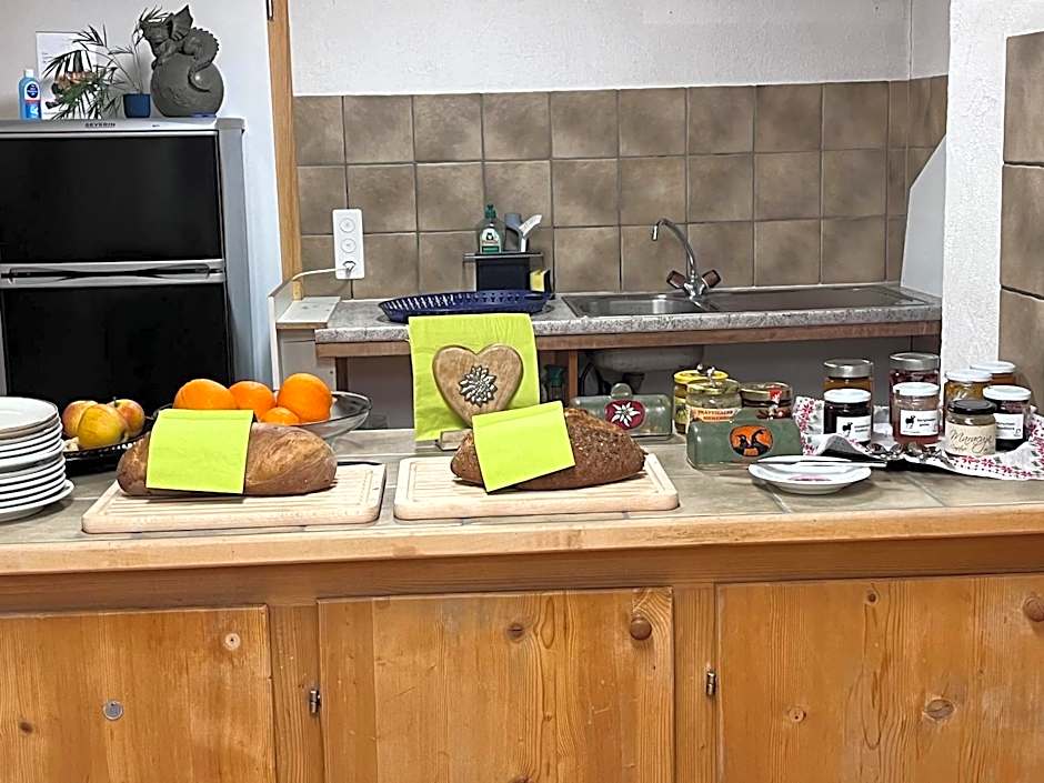 Chrona Bed & Breakfast