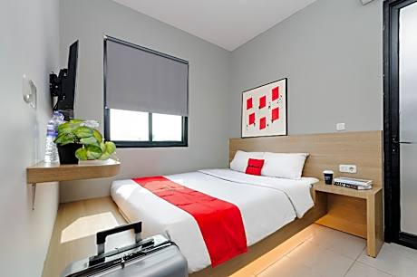 RedDoorz Plus @ Kedaton Lampung