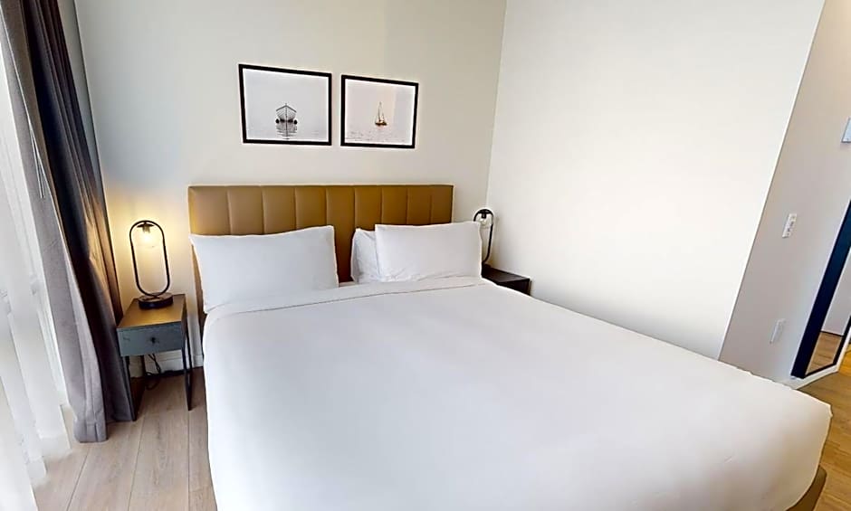 Steveston Waterfront Hotel