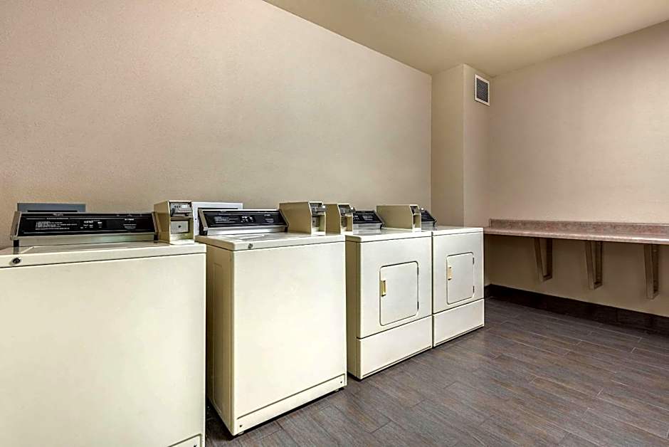 Comfort Suites near Route 66