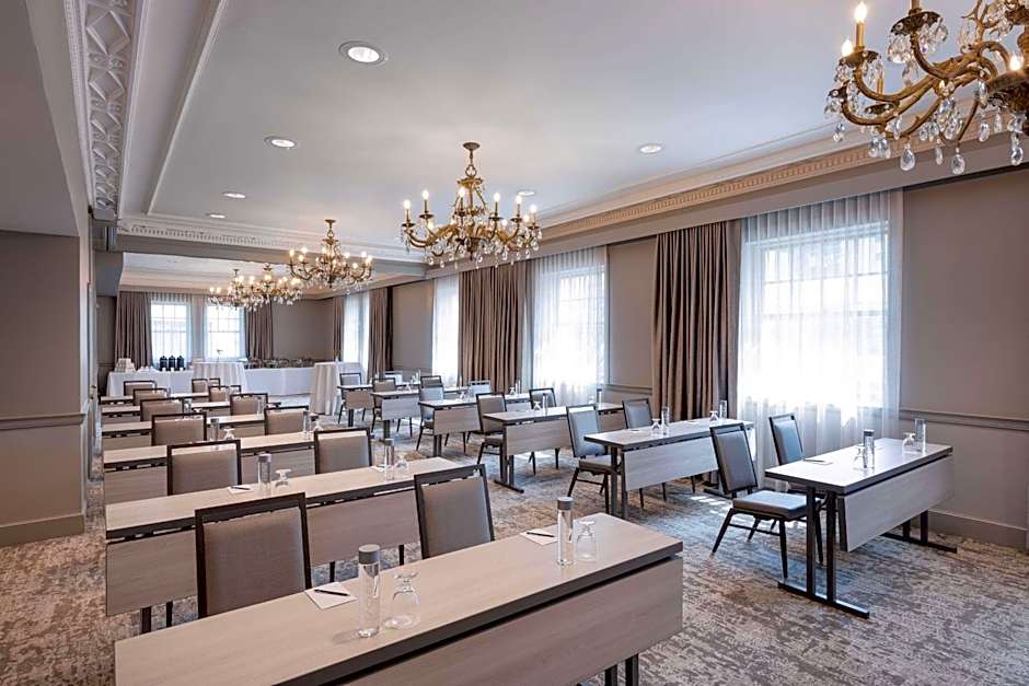 The Benson Portland, Curio Collection by Hilton