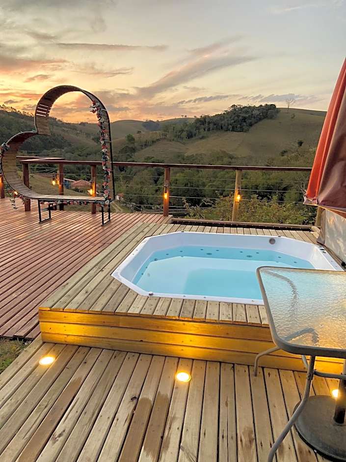 Recanto da Alegria - Casa em Cunha com Jacuzzi,Piscina,Rede,Churrasqueira,Lareira,Deck, Banco de coração