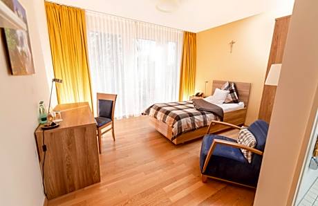 Single Room with Lake View