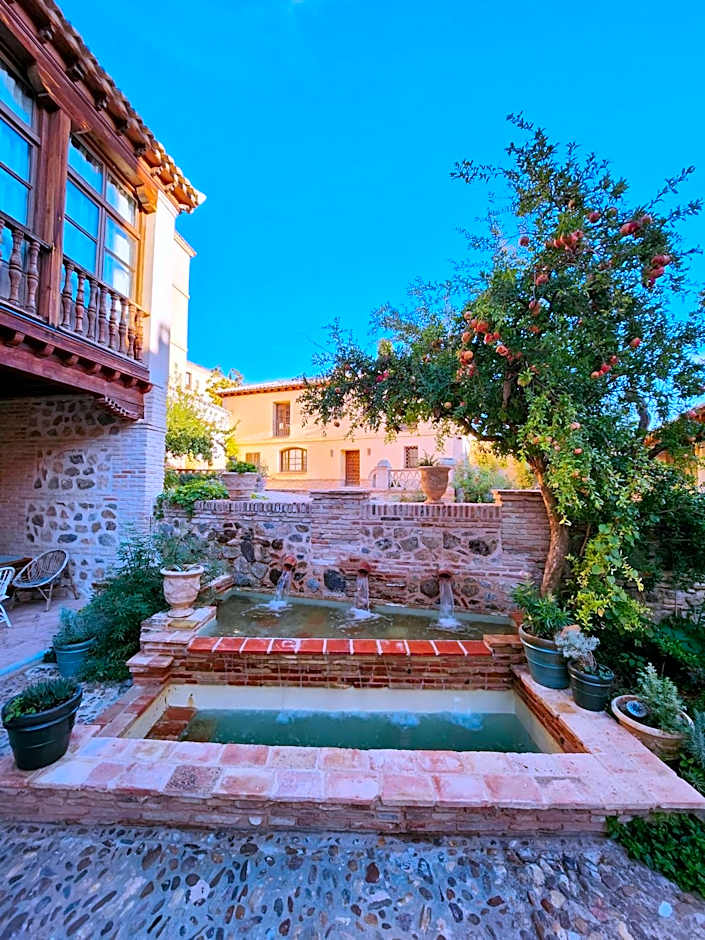Casa del Armiño - Historic Boutique Hotel in Toledo Old Town