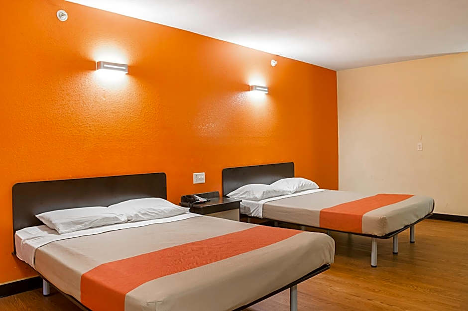 Motel 6-New Orleans, LA - Near Downtown