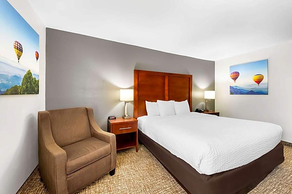 Clarion Pointe Apex - Holly Springs