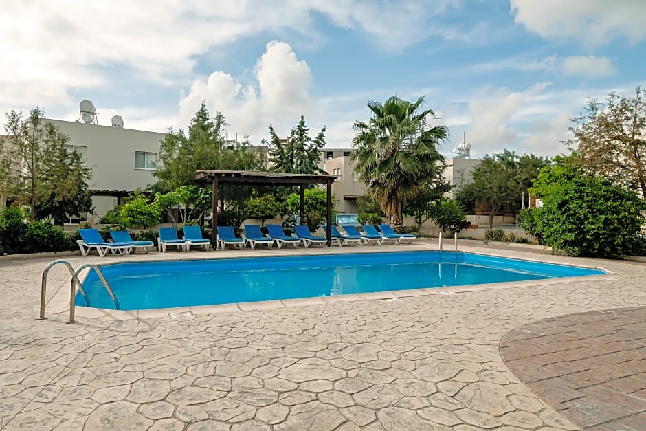 Artemis Cynthia Complex