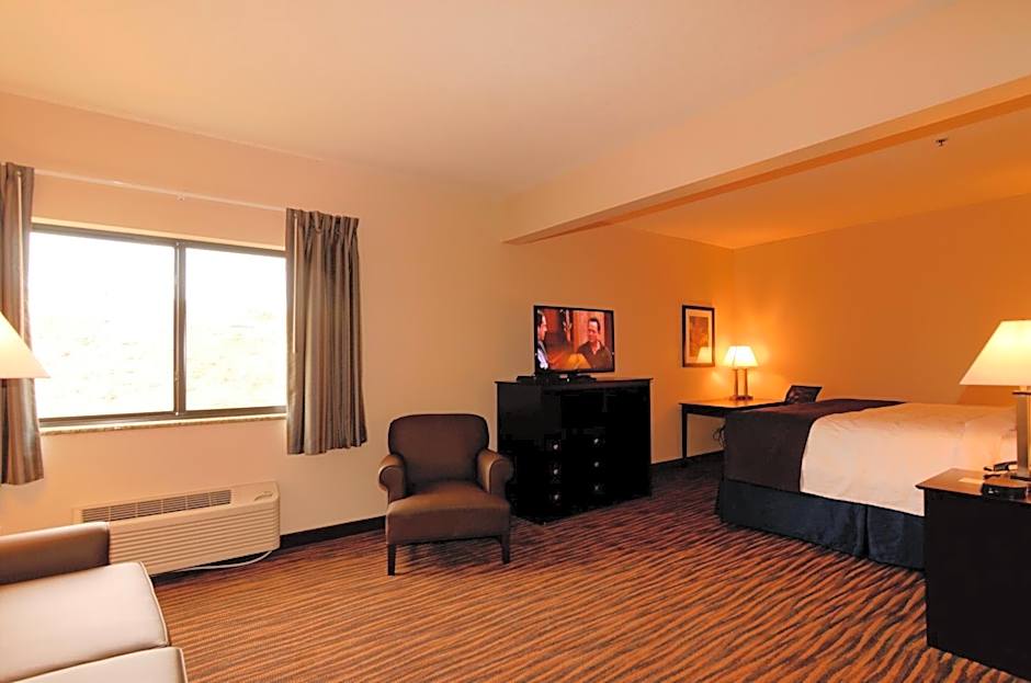 Cobblestone Inn & Suites - Denison | Oak Ridge