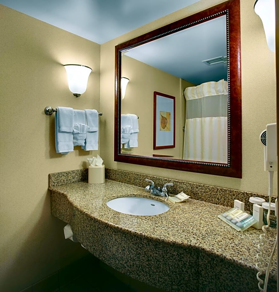 Hilton Garden Inn Akron-Canton Airport