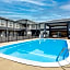 Days Inn & Suites by Wyndham Niagara Falls/Buffalo