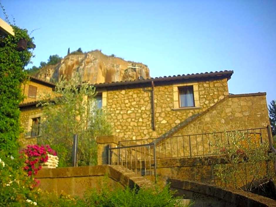 B&B Chiara e Benedetta (La villa degli Ulivi)