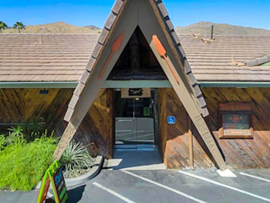 Caliente Tropics Hotel