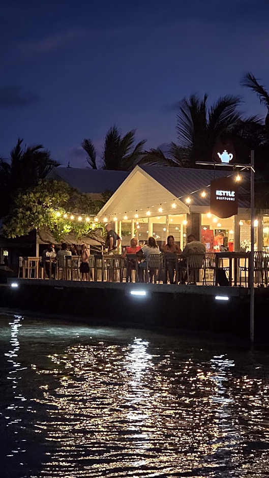 Rashu Hiyaa Hotel Dhiffushi