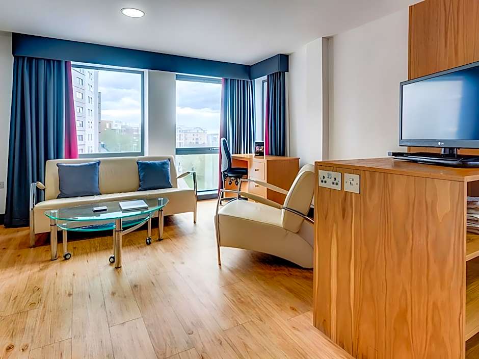 Aparthotel Roomzzz Leeds City West