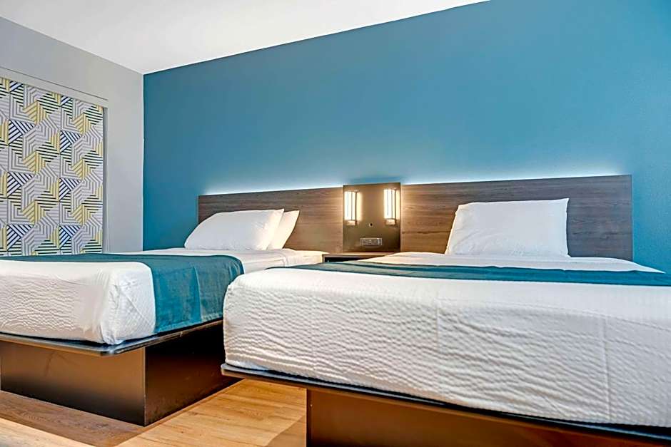 Studio 6 Suites Stockton, CA Waterfront