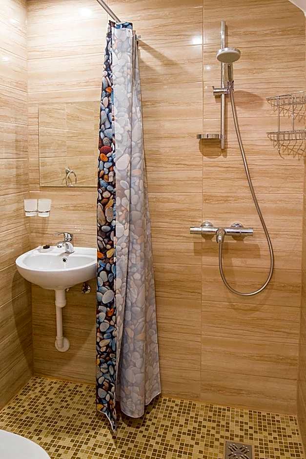 Mandarin Restoran & Hostel