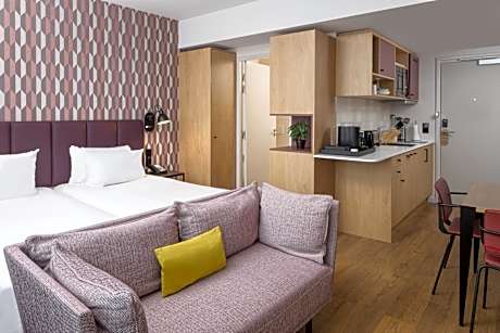 One-Bedroom King Suite