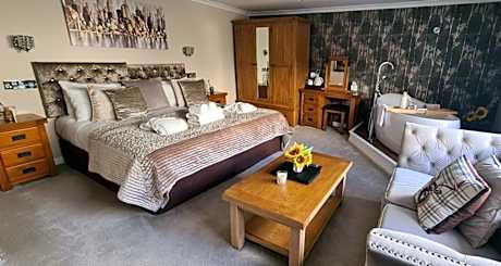 Garden Suite (dog friendly)