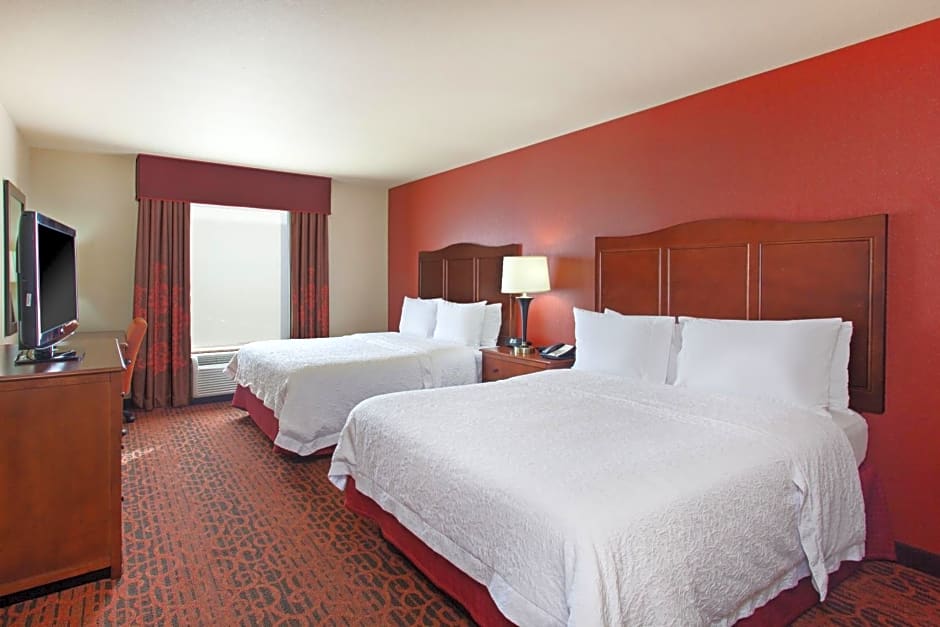Hampton Inn and Suites Seattle - Airport / 28th Avenue