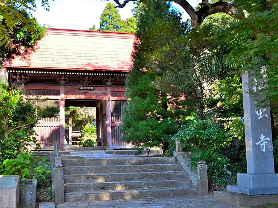 Toyoko Inn Imba Nihon-idai Ekimae