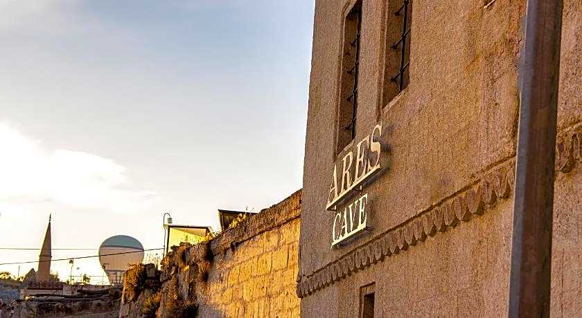 Ares Cave Suites