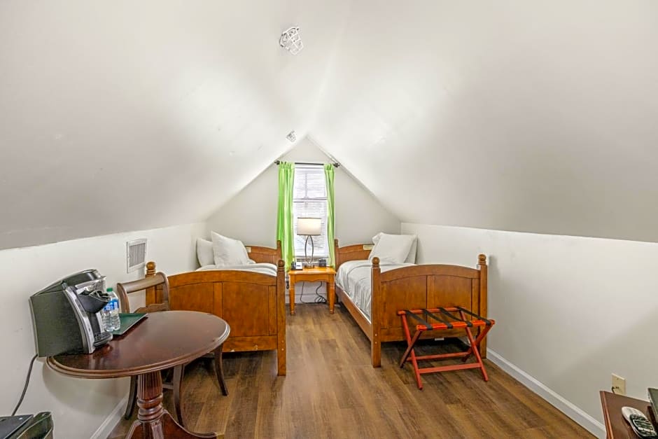 Coombs Inn & Suites, Ascend Hotel Collection