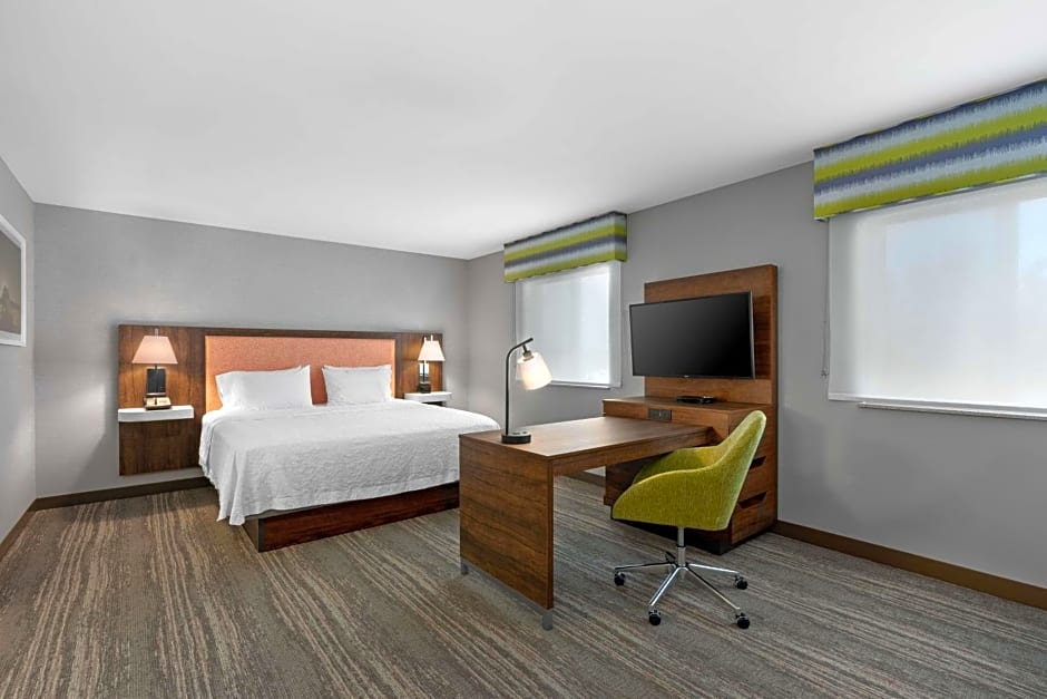 Hampton Inn By Hilton And Suites Burlington