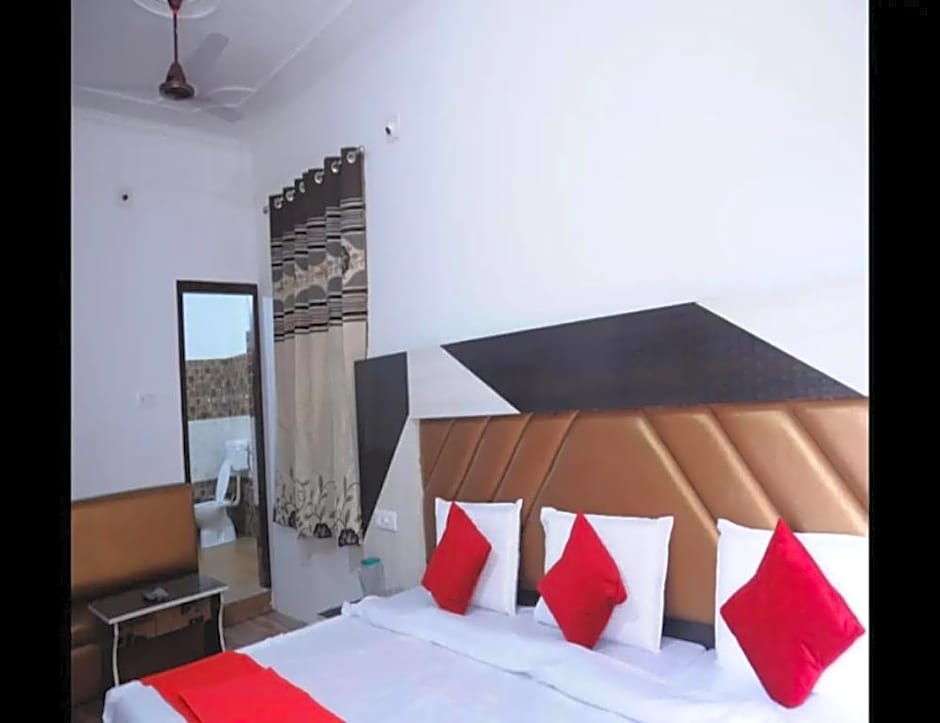 Hotel Lords Paradise