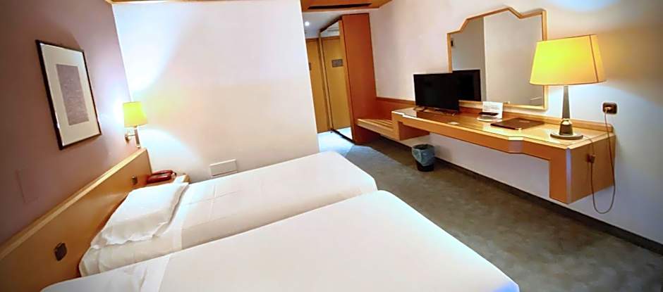 Photo 1 of 2 of Double Room