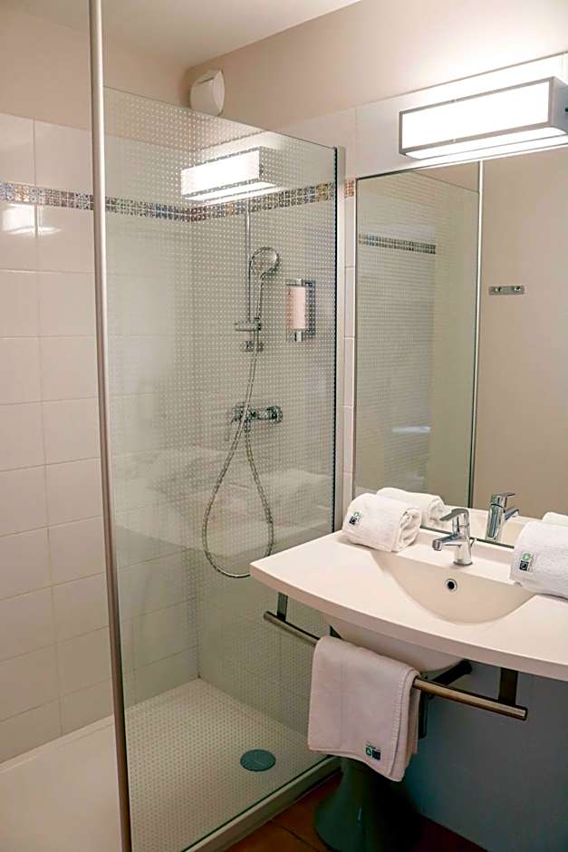 Logis Hôtel La Bastide De Grignan & Restaurant "La Chênaie"