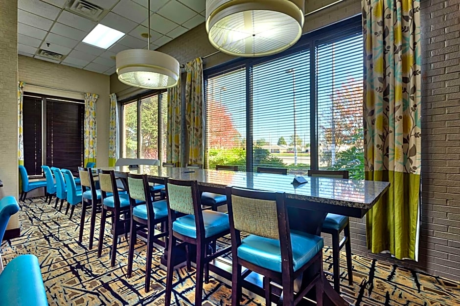 Hampton Inn By Hilton Norfolk-Naval Base