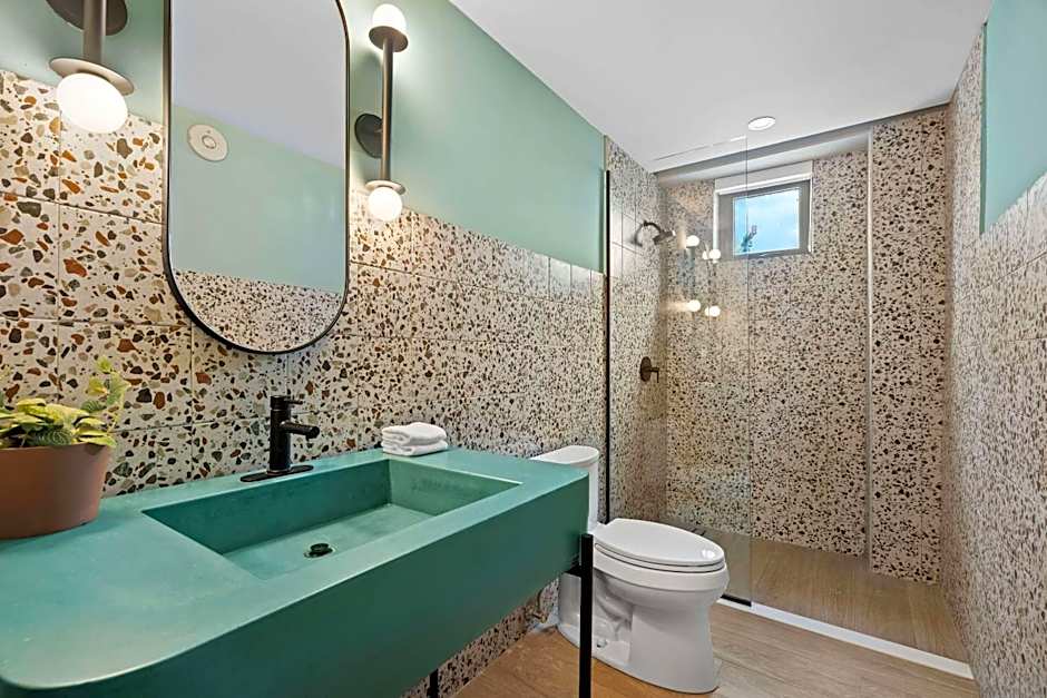 HiBird- Apartment and Suites Hotel