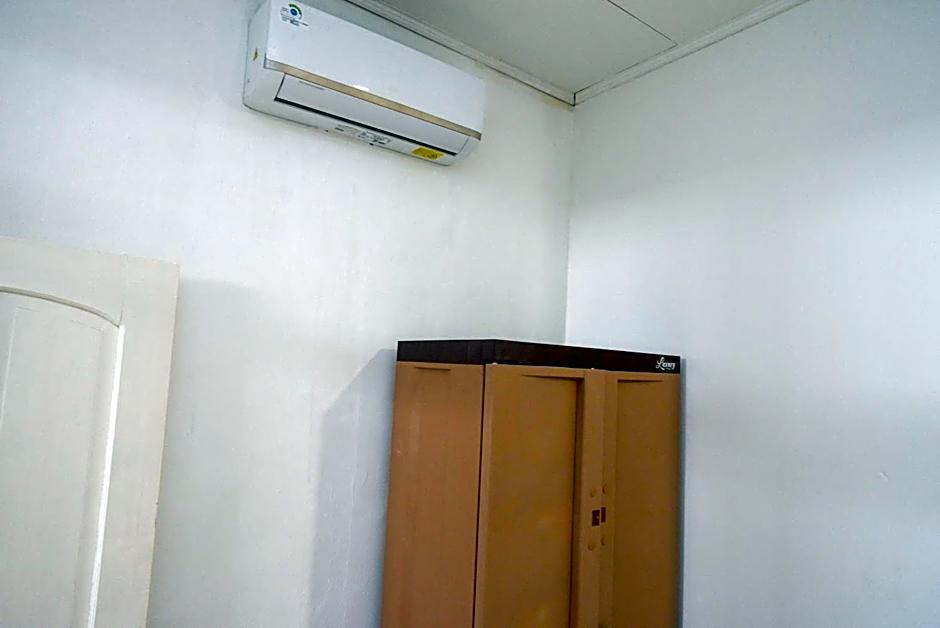 KoolKost Syariah near Universitas PGRI Semarang - Minimun Stay 6 Nights