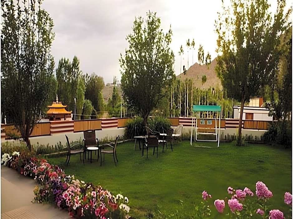 The Deskit Villa – Leh, PA