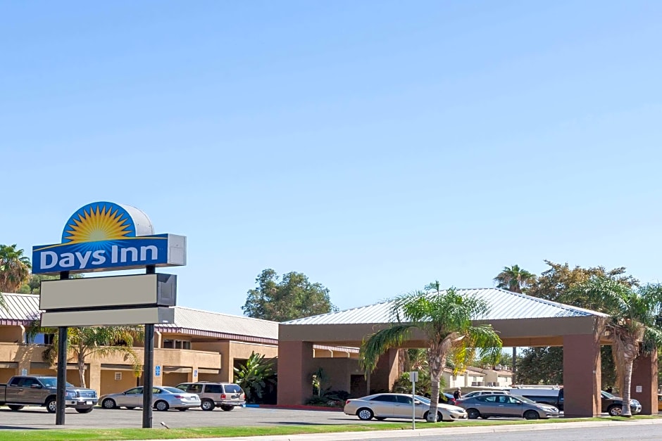 Days Inn by Wyndham Bakersfield