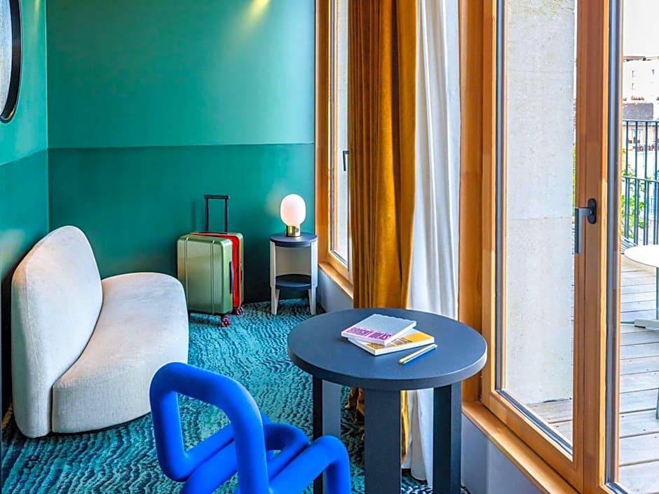 TRIBE Paris Clichy