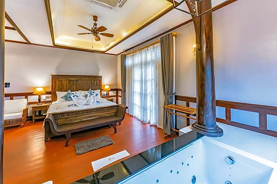 Photo 1 of 18 of 1 King Bed Suite