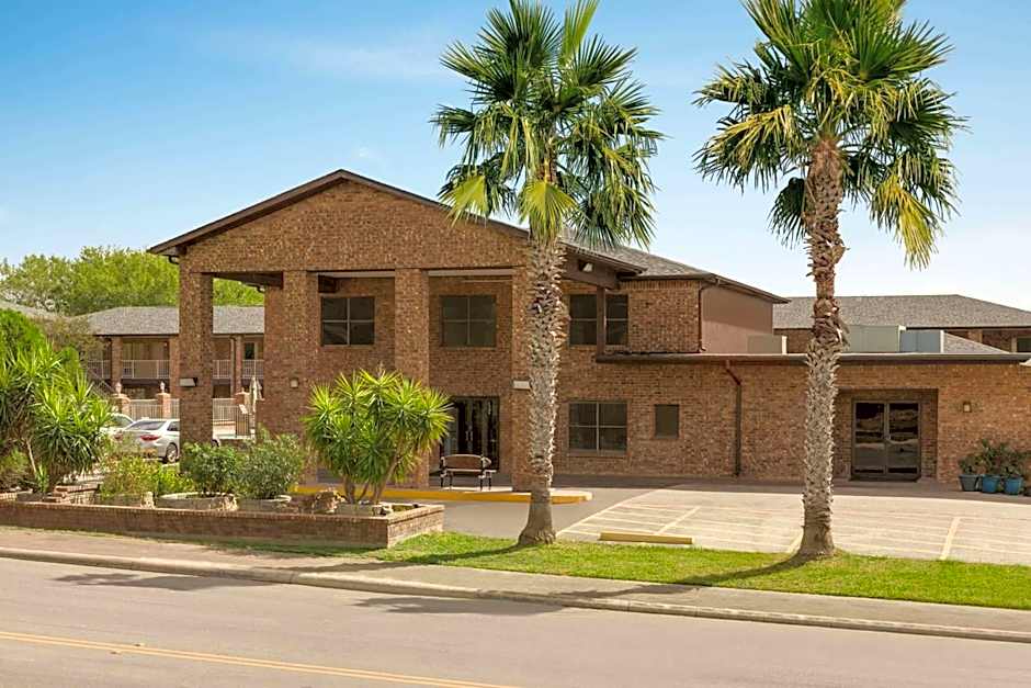 Super 8 by Wyndham Universal City