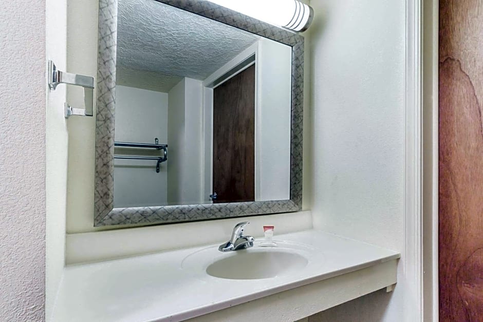 Knights Inn Glen Allen – Glen Allen, VA