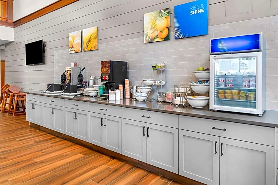 Comfort Inn & Suites Mountain Iron and Virginia