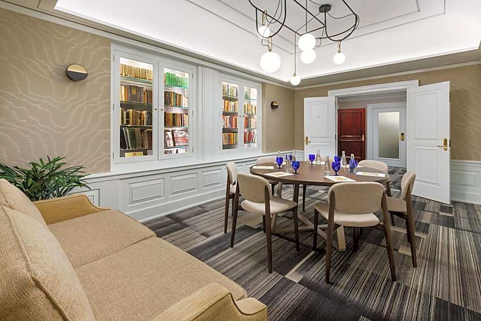 The Algonquin Hotel Times Square, Autograph Collection by Marriott