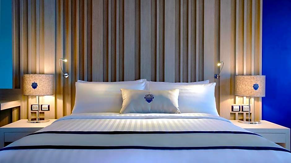 Photo 1 of 1 of Deluxe 1 King Bed, Terrace