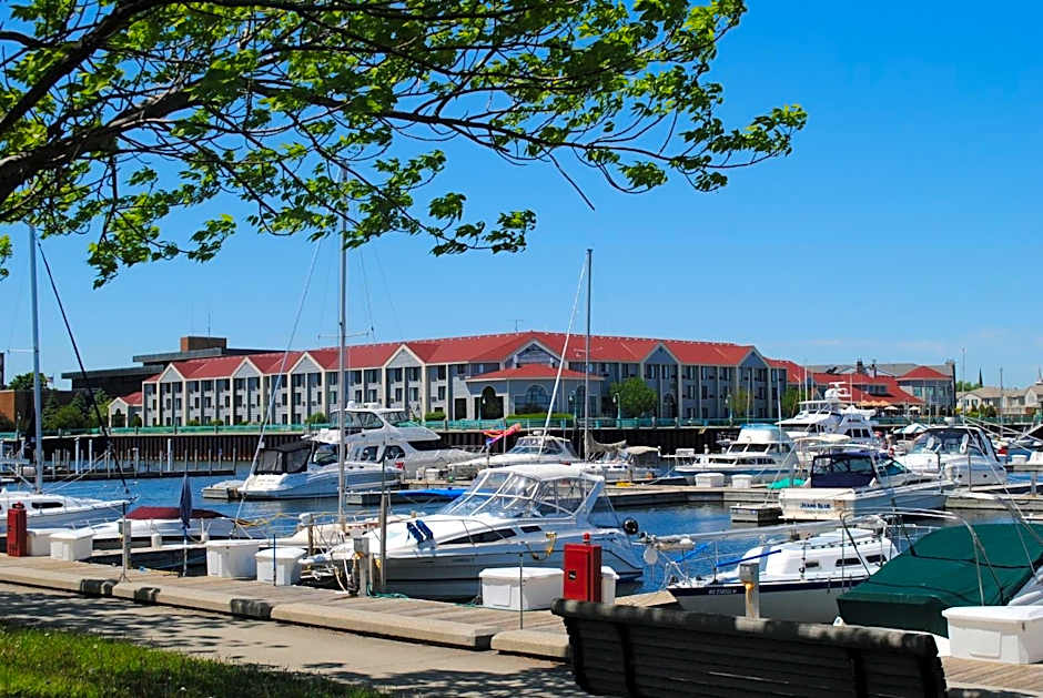 DoubleTree by Hilton Racine Harbourwalk