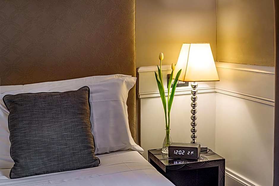 The Independent Suites