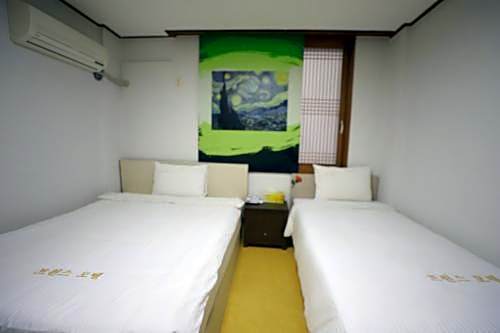 Twins Hotel