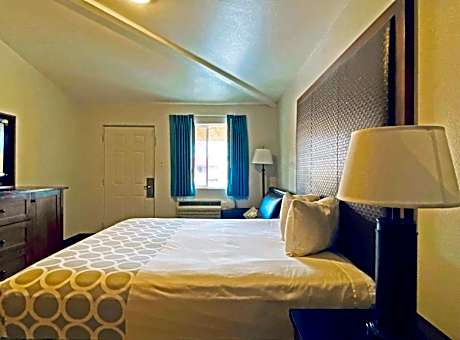 King Room - Non-Smoking