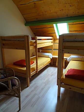 Bed in 4-Bed Room with common bathroom