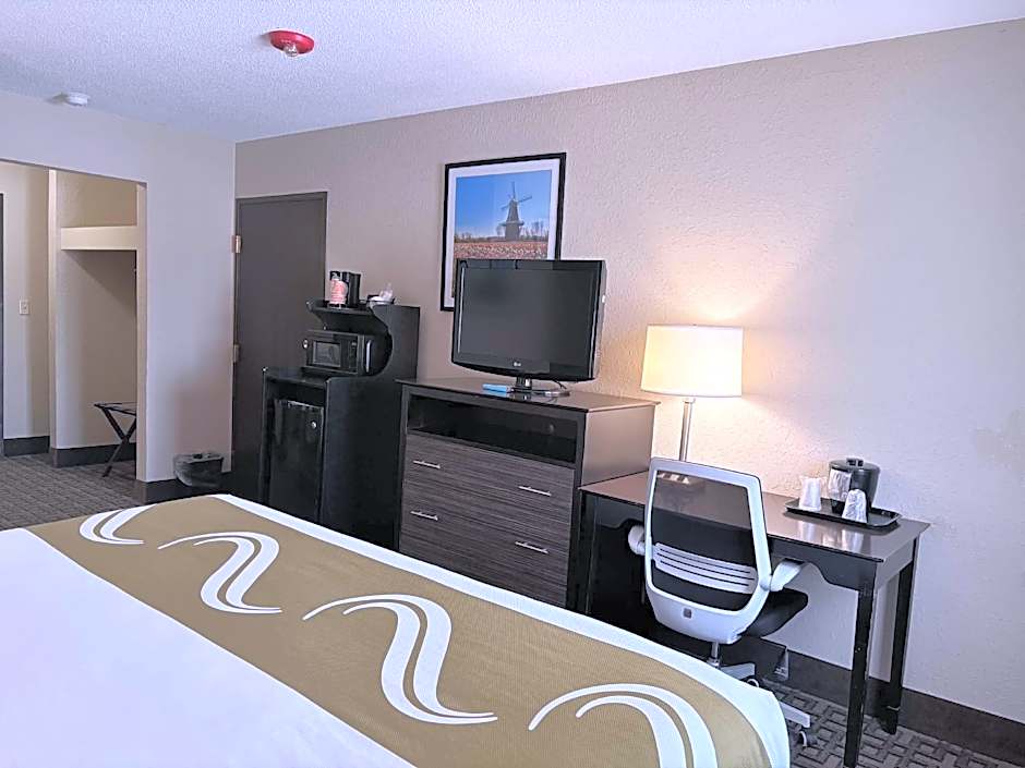 AmericInn by Wyndham Holland MI