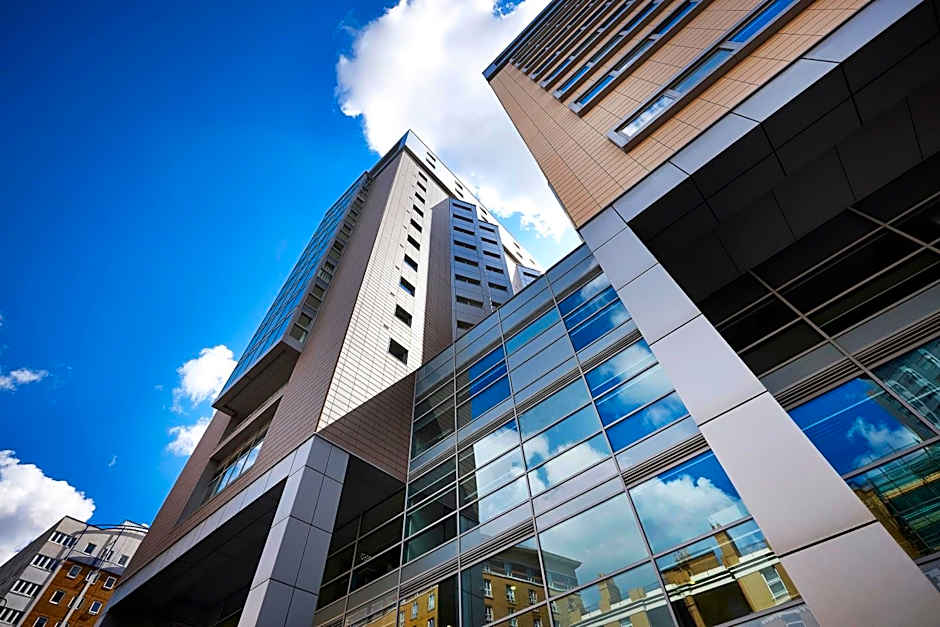 Marlin Aldgate Tower Bridge